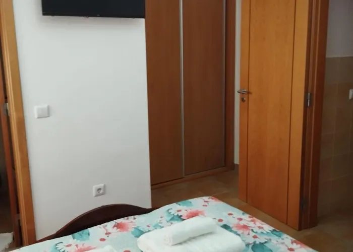 Julia House Holidays Nazare