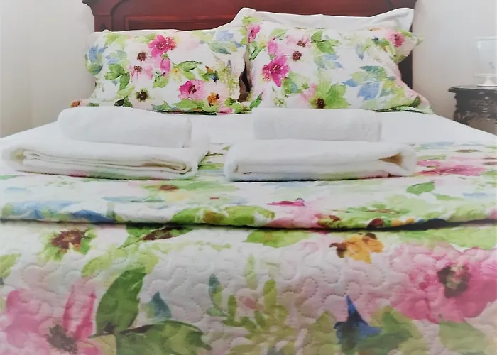 Julia House Holidays Nazare